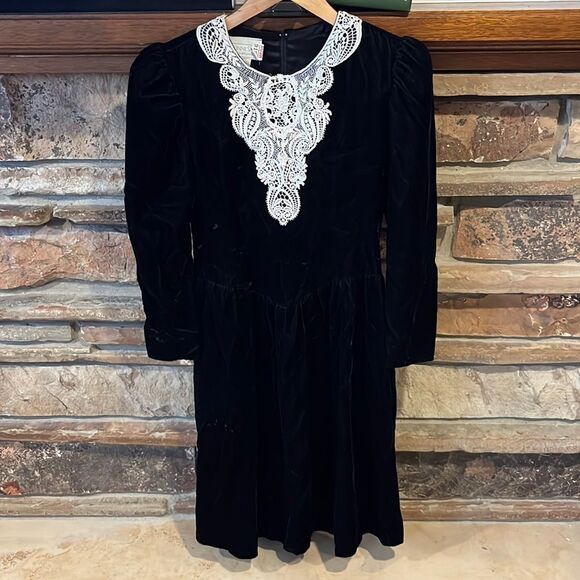 Gunne Sax by Jessica McClintock Vintage 80s Black Velvet and Lace Dress - Picture 1 of 9